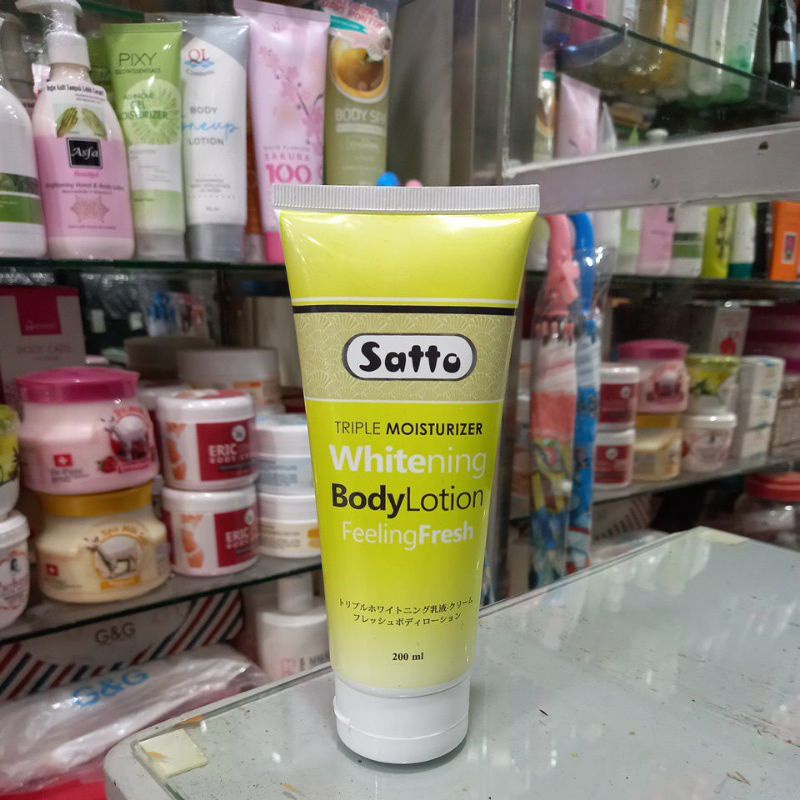 SATTO TRIPLE MOISTURIZER WHITENING BODY LOTION FEELING FRESH