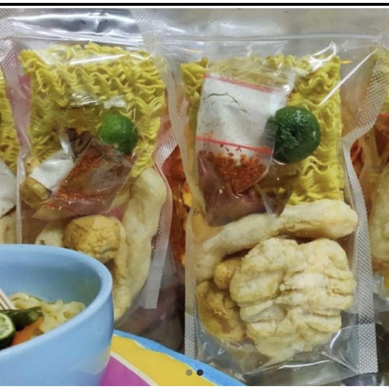 cuanki komplit+ mie kuah bakso