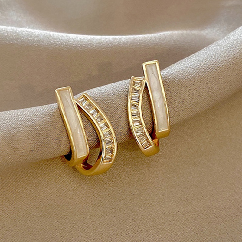 Anting Senior Kristal Mengkilap Kontrak Korea Baru Fashion Wanita Geometris Halus