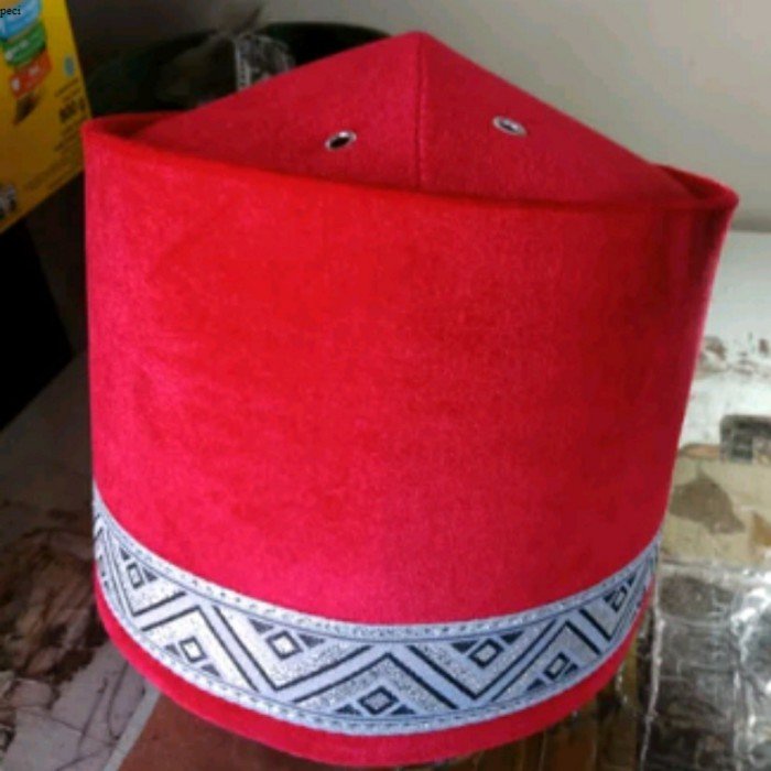 Peci Songkok Kopiah Turki bludru merah tinggi 15 cm motif renda - 9