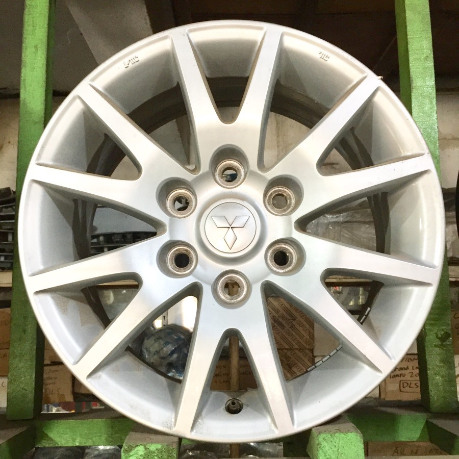 Velg Mitsubishi Pajero Exceed R17 OEM