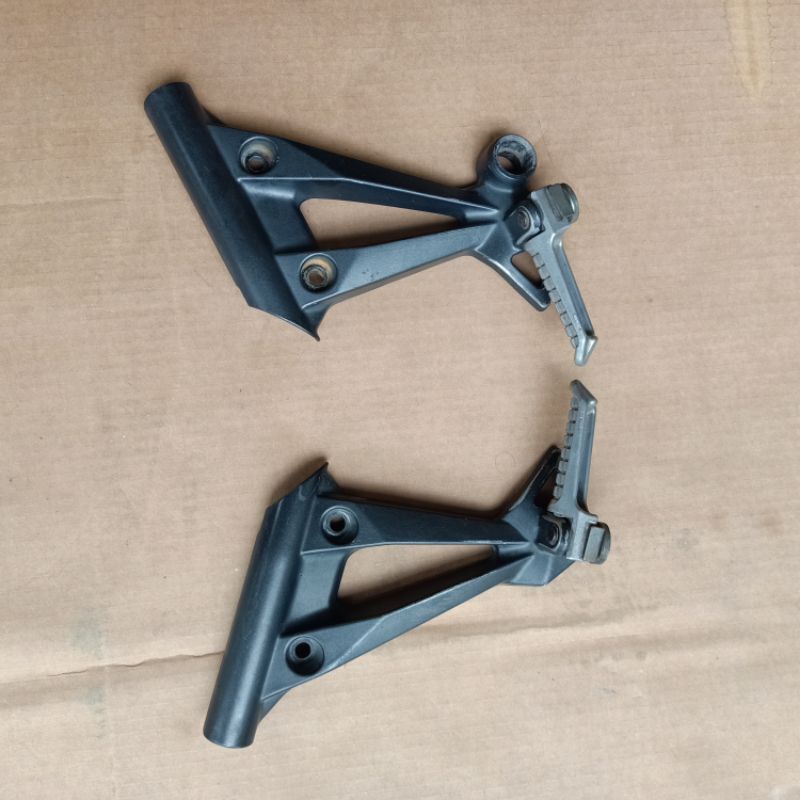 Footstep pijakan kaki Belakang ninja 250 old yang karbu original