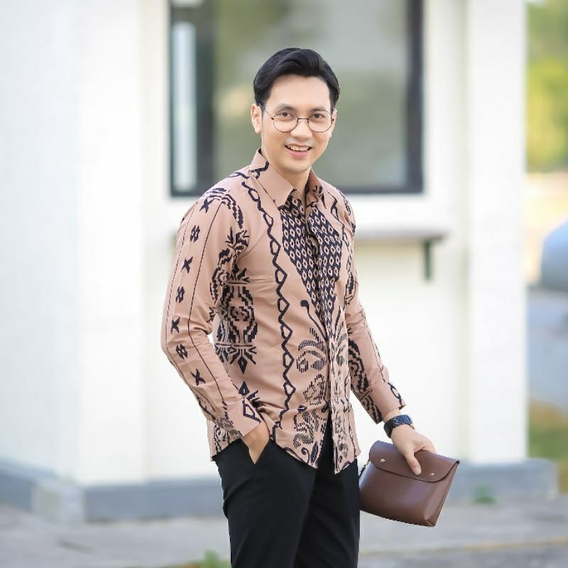 PRAYOGA CREAM Kemeja Batik Pria Slimfit Lengan Panjang Bahan Katun Halus Lapis Furing