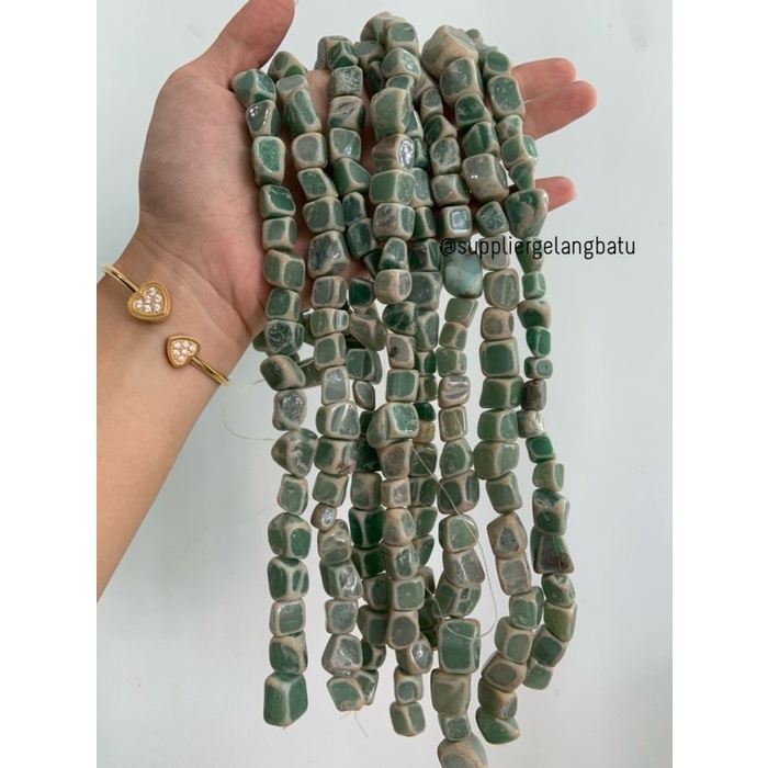 bongkah rough Batu GREEN NEFRIT JADE kalimantan 20mm giok akik hijau