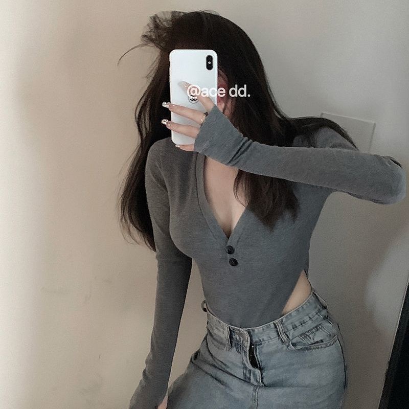 ﺴ▦Suhao Gadis Panas Fried Street Siam Keinginan Murni Kaos Leher V Wanita Musim Gugur Desain Baru Slim Seksi Niche Bawah Atasan Kemeja