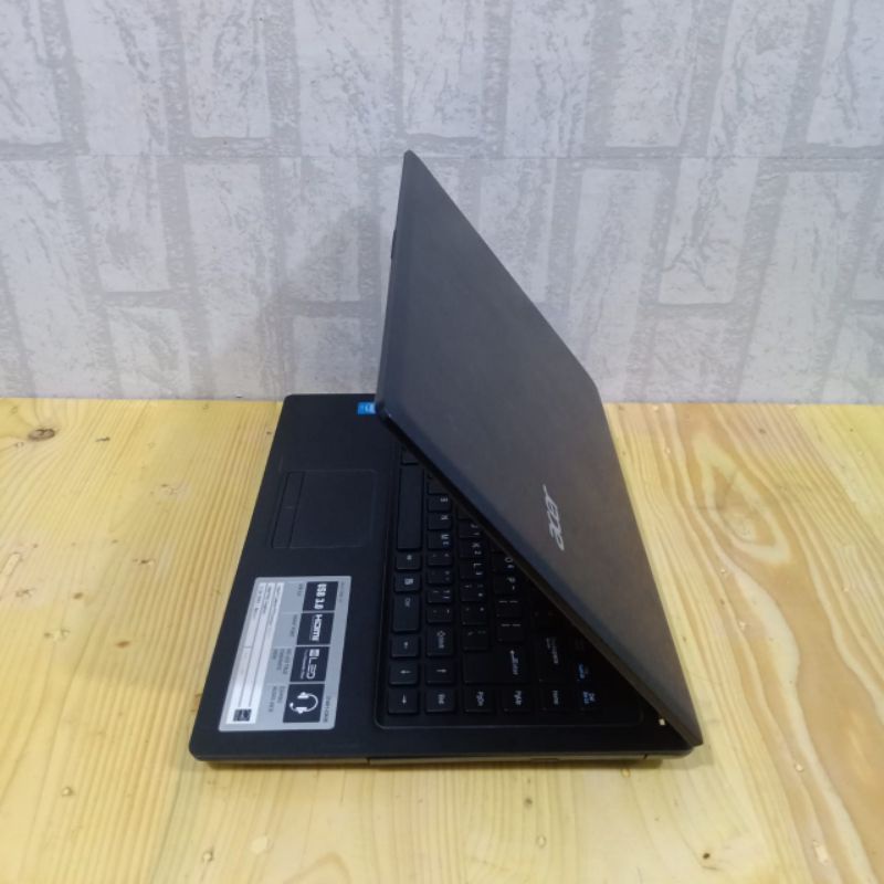 Laptop Acer One 14 Z1401 Celeron N2840 Ram 4GB/HDD 500GB Body Slim kekinian Windows 10 Layar 14inch