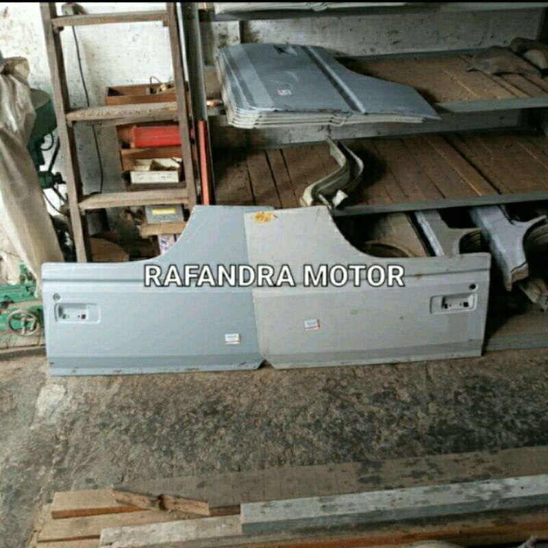 PANEL DAUN/KULITAN PINTU (BAGIAN LUAR) COLT DISEL UMPLUNG PS100/120PS LAMA ORIGINAL