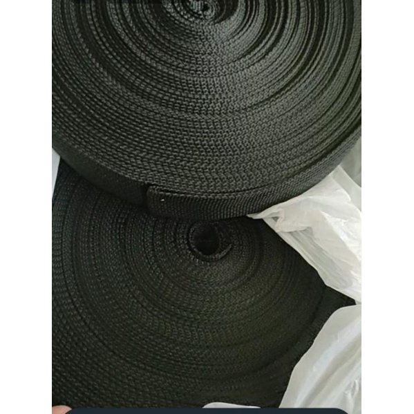 Tali tebal antingan ke matras trampolin