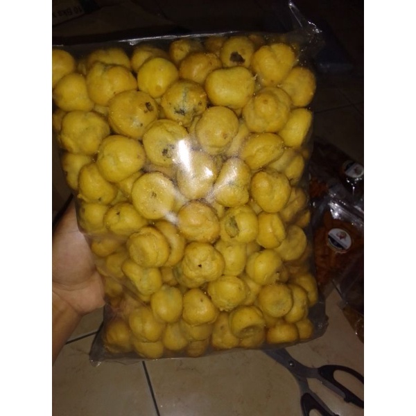 

Kue soes kering coklat { 500gr} /sus coklat/snack
