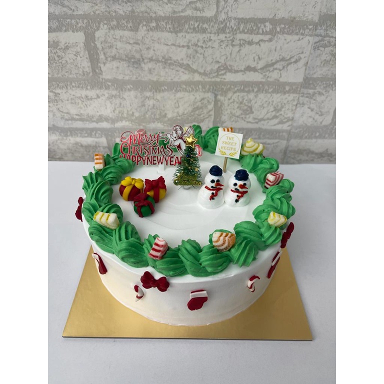 

Christmas Cake Snowman