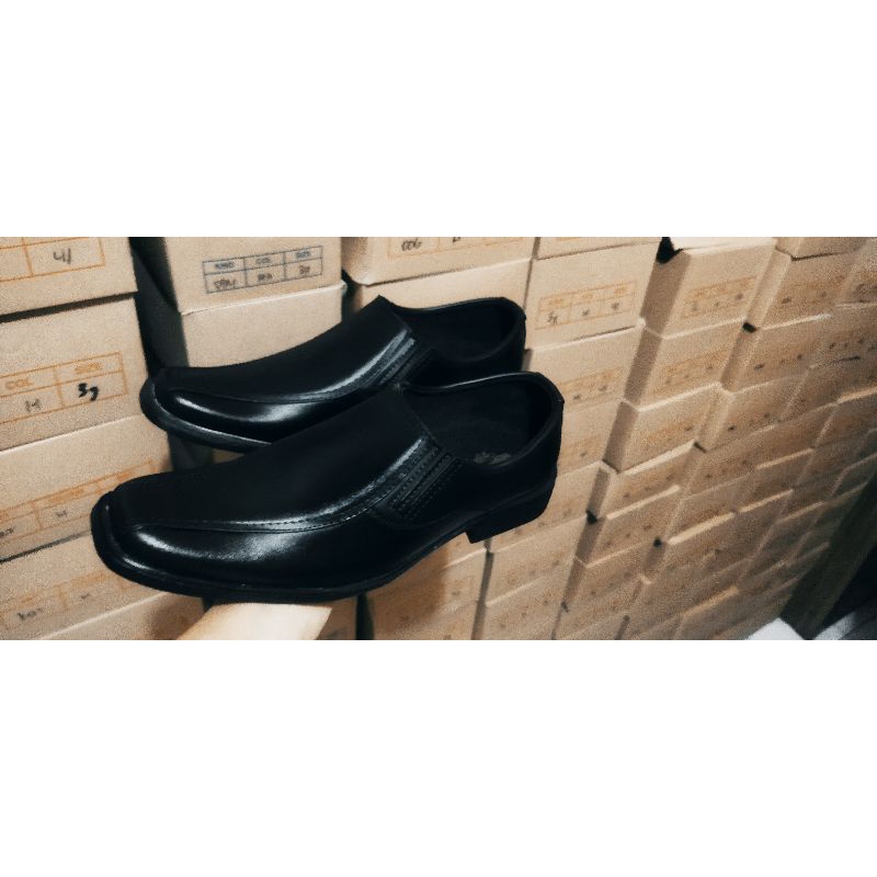 Sepatu pantofel pria slip on sepatu kerja formal kantoran cowok murah