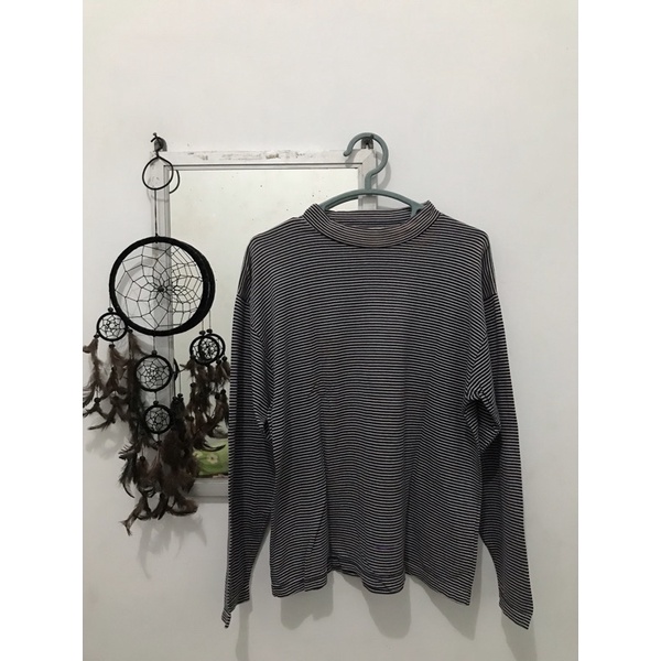 Kaos stripe no brand