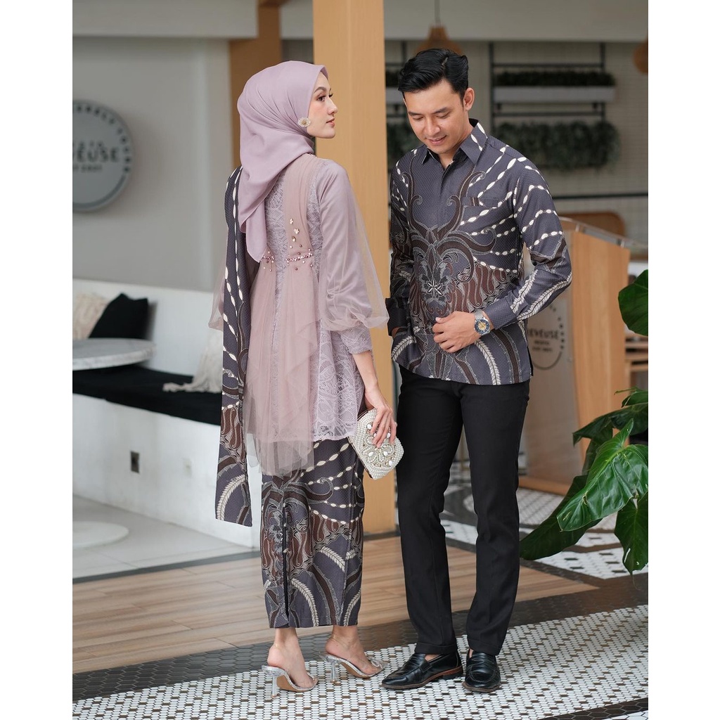 Image of Batik Couple Kebaya Modern Kebaya Tunangan Lamaran Baju Wisuda Batik Brukat Terbaru 2023 #6