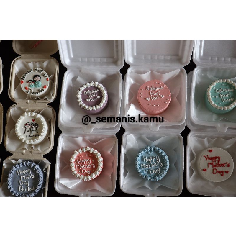 

Bento cake custom//brownies//KHUSUS BANYUWANGI