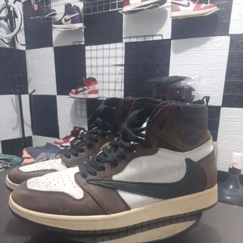 Air jordan 1 travis scott