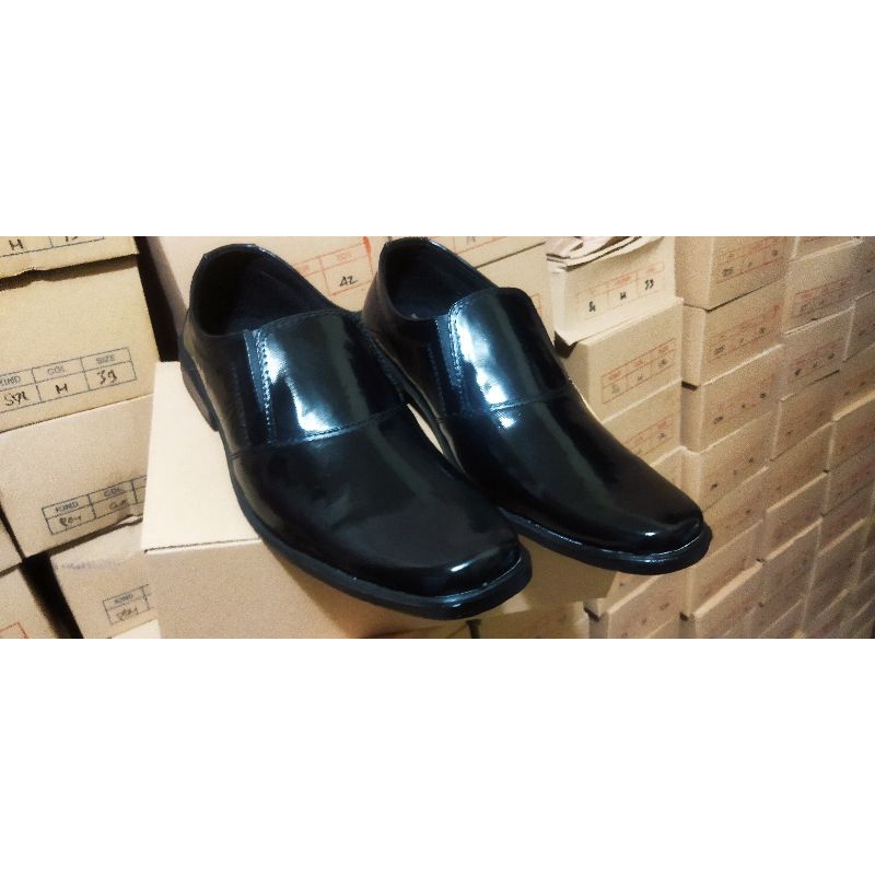 Sepatu pantofel pria Semi kulit mengkilap sepatu pantofel 006
