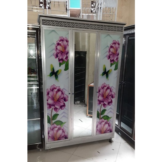 Lemari Baju alumunium 3 pintu+Roda