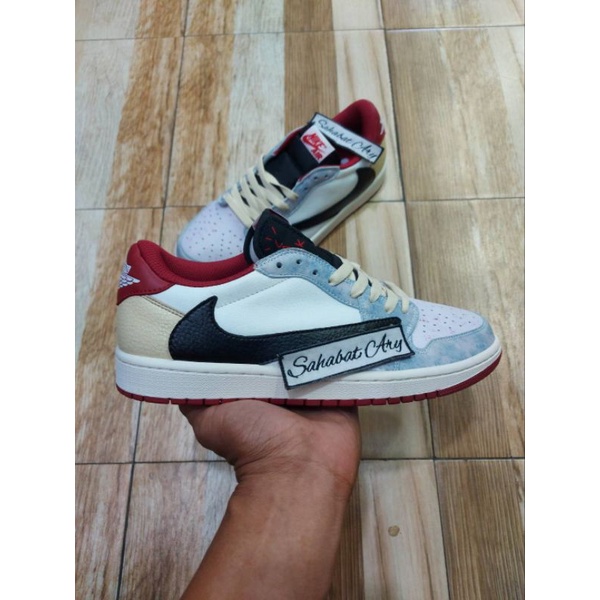 Sepatu Air Jordan 1 Low Fragment Travis University Red White Black