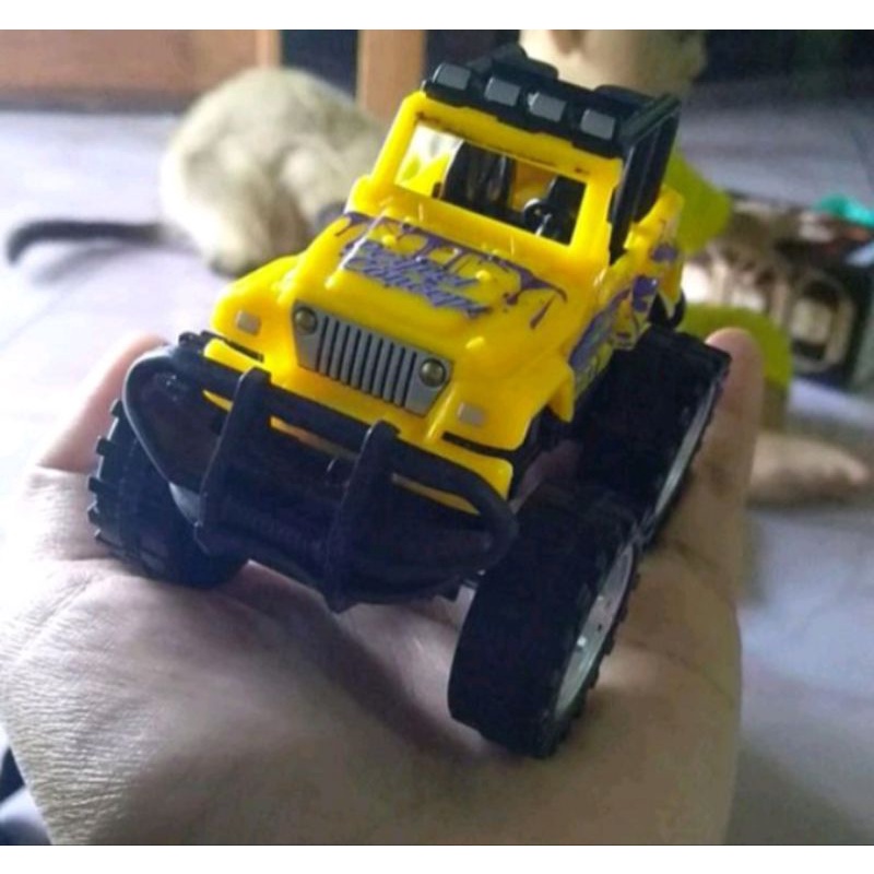Mainan mobil jeep full back/mainan mobil anak laki laki
