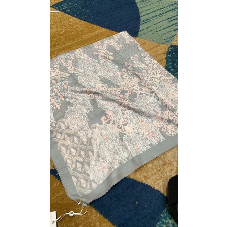 Defect sale Buttonscarves