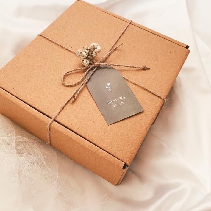 

Ready Stok Hampers single set / hadiah ulangtahun / parcel lebaran / hampers wedding / kado pernikahan / hampers idul fitri / hampers lebaran