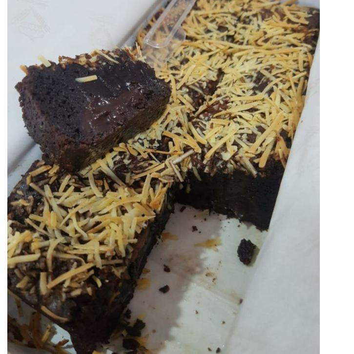 

Single Toping Fudgy Brownie