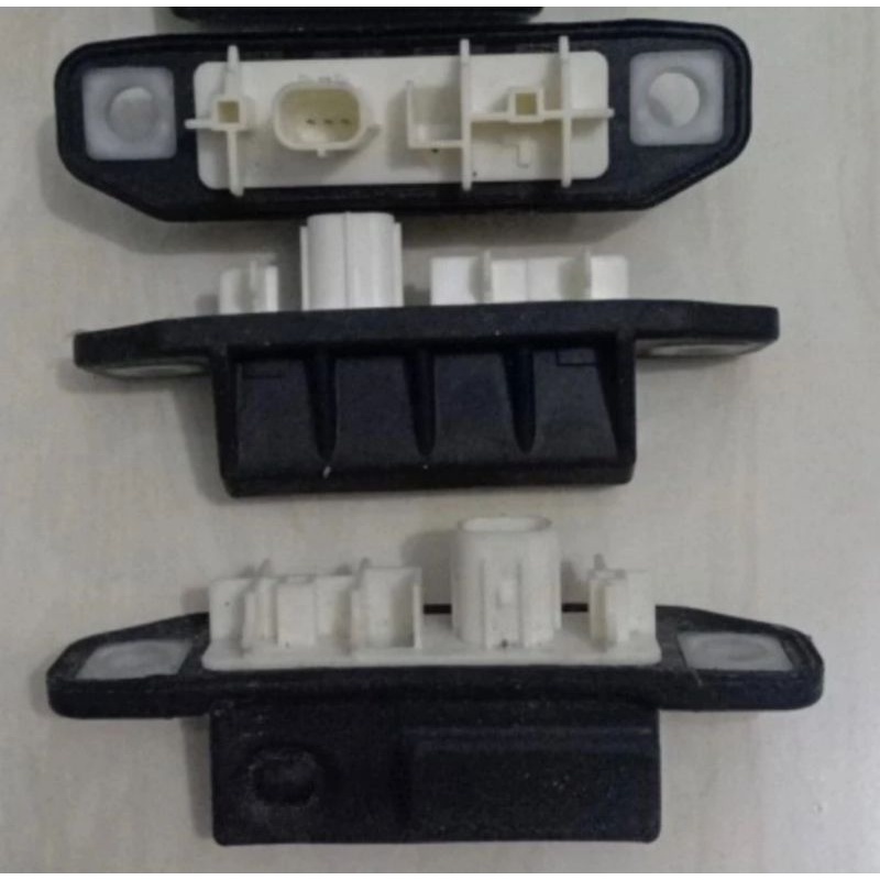 Switch Bagasi Pintu Toyota Innova Reborn Venturer