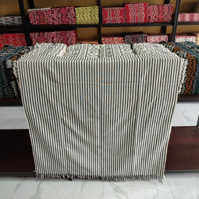 KAIN TENUN LURIK TROSO BLANGKET (BAHAN KAIN)