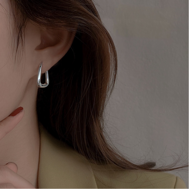 We Flower Anting Hoop Bentuk Persegi Geometris Model Hollow Warna Silver Gaya Korea Untuk Wanita
