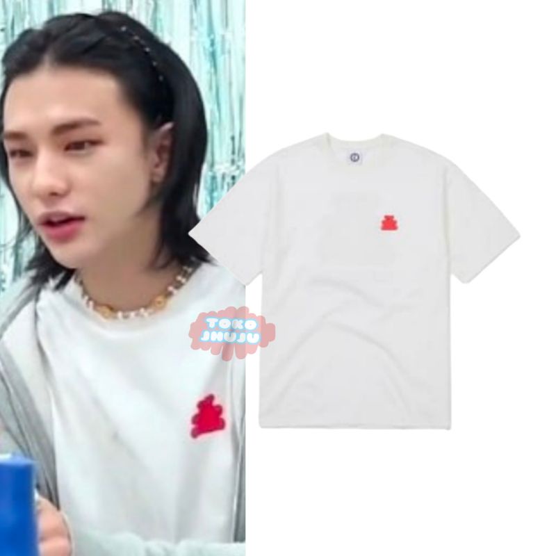 Kaos Hyunjin Stray Kids Siluet Beruang Merah Logo