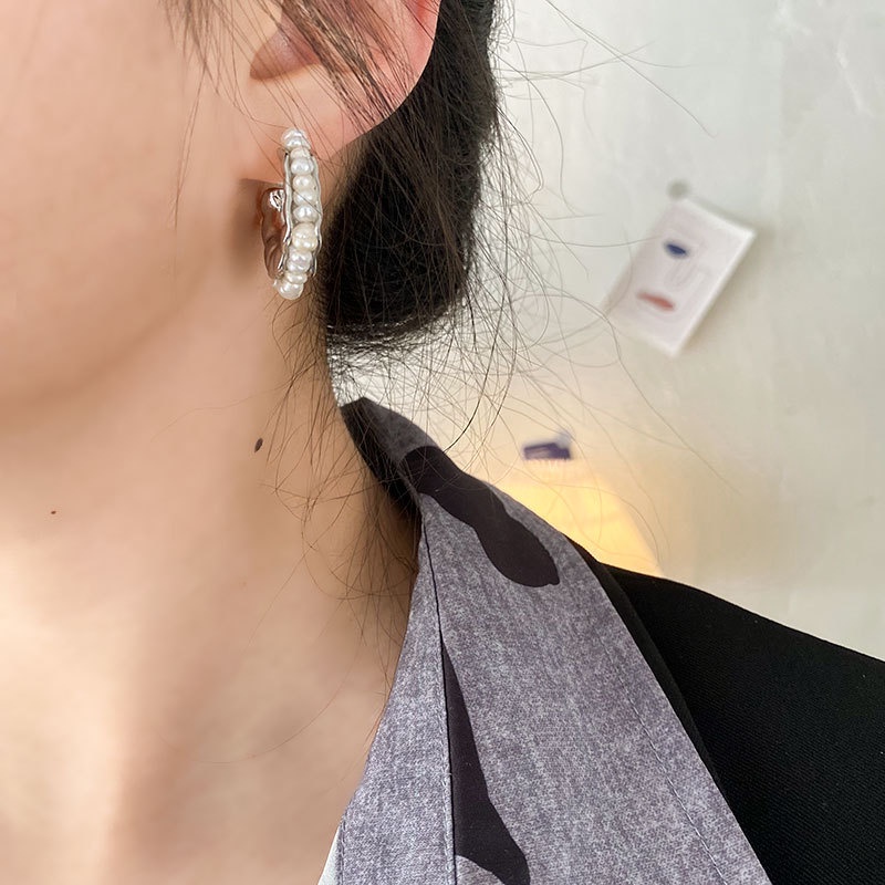 Anting Mutiara Berbentuk C Setengah Lingkaran Perak Aksesoris Retro Versi Korea Temperamen Tren