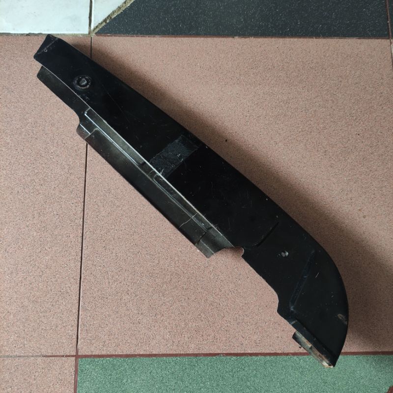 cover tutup rantai ketengkes honda c70 c 70 c700 c800 shock pendek hitam