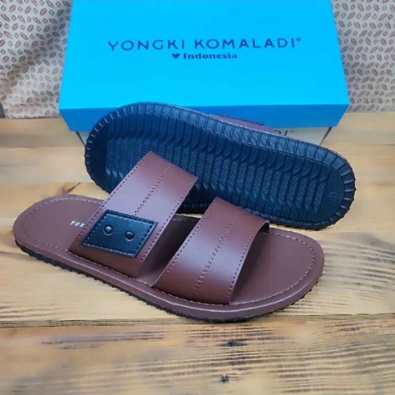 Sandal pria yongki komaladi.Sendal casual yongki komaladi