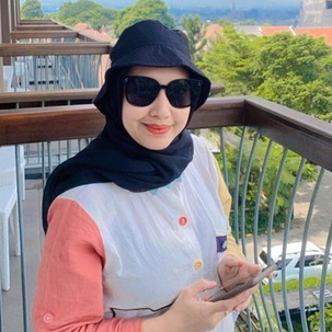 Hijab Segi Empat Bella Square Topi bucket