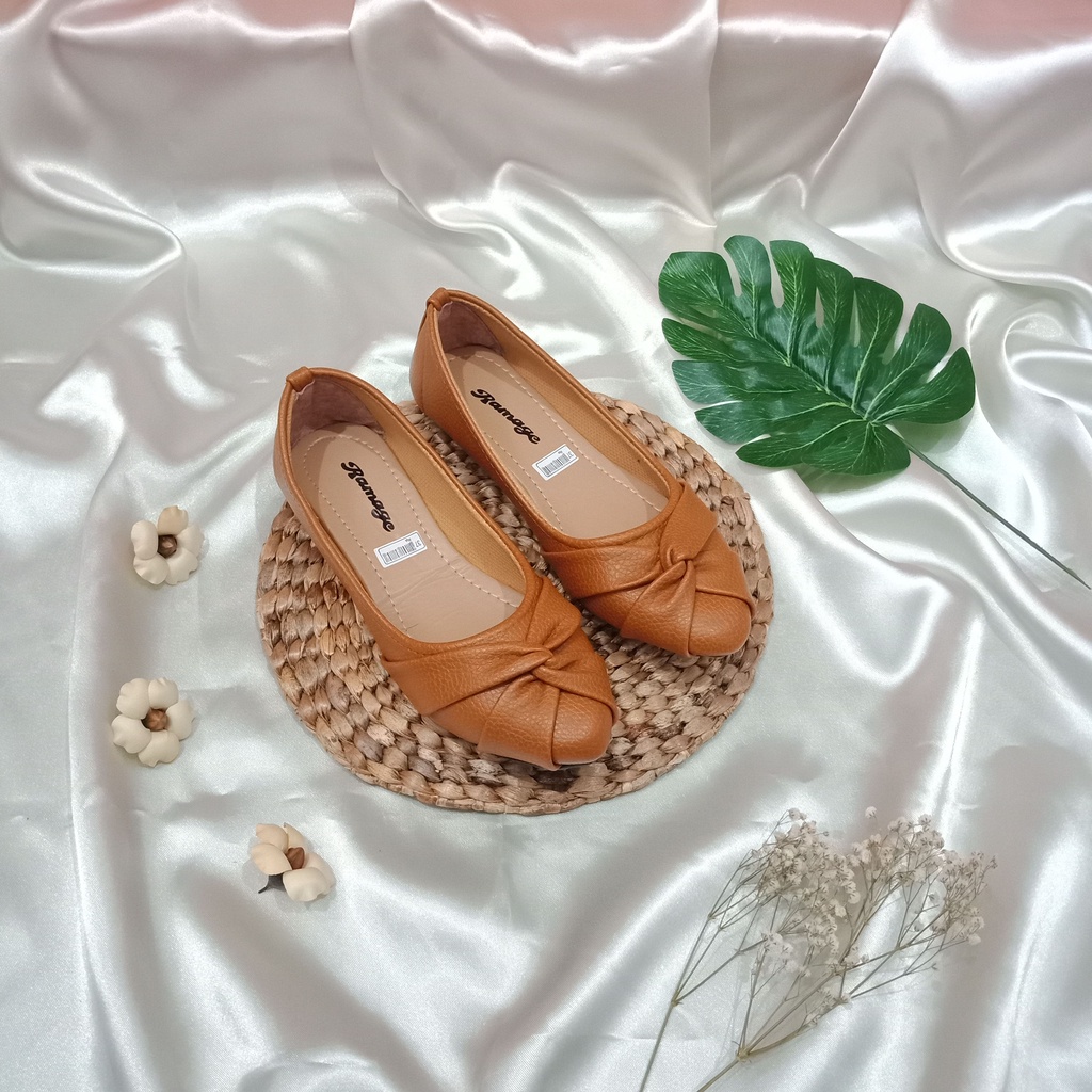 SIZE 41.42.43.44 Flat shoes Wanita Jumbo