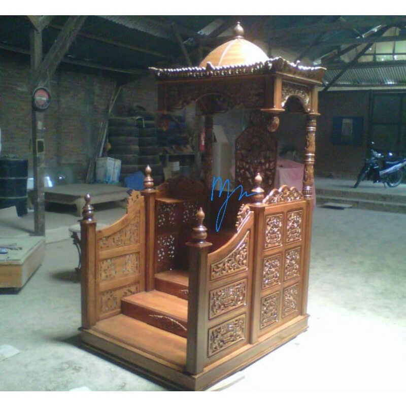 Mimbar Masjid Ukir Jepara