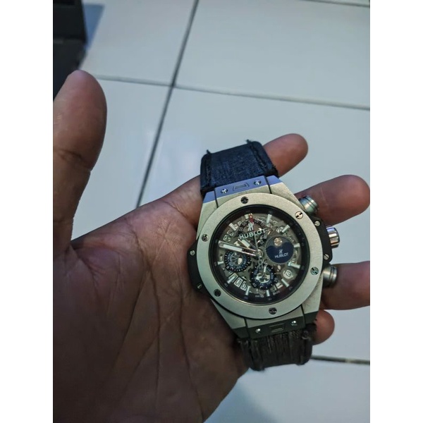 jam Hublot chrono