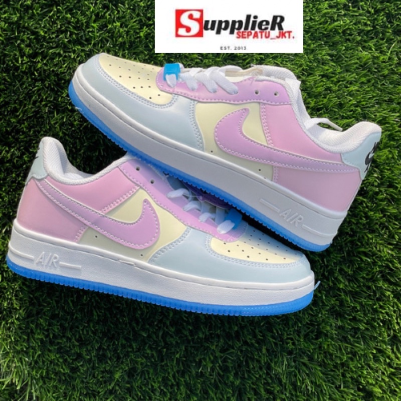 SEPATU AIR FORCE 1 UV CHANGE COLOR IN SUN ( BISA BERUBAH WARNA DIBAWAH TERIK MATAHARI)WOMEN