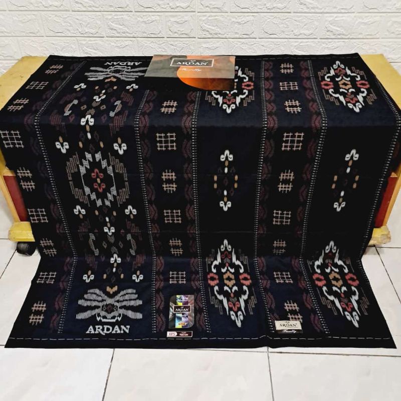 SARUNG ARDAN FAMILY GOLD BY KETJUBUNG