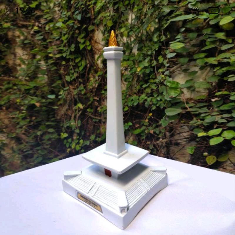 Miniatur Tugu Monas Mini. Souvernir Monas Viber