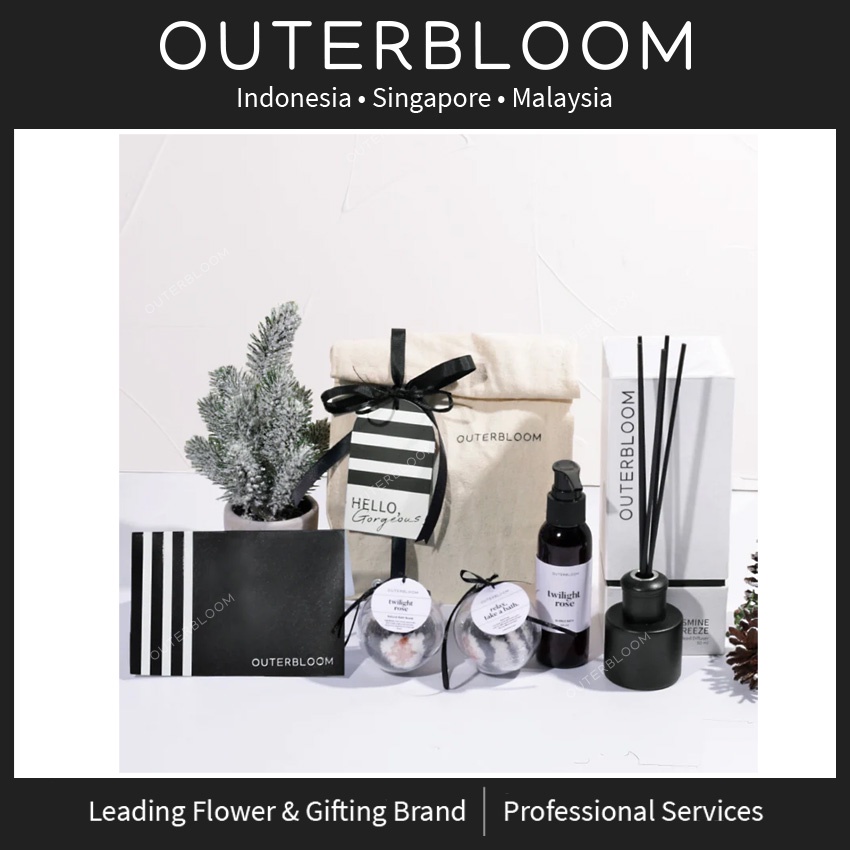 

Hampers Natal - Parcel Natal - Outerbloom Pouch of Pamper & Relax
