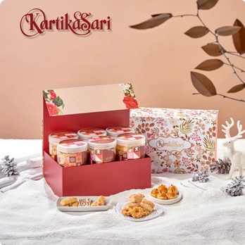 

KARTIKA SARI HAMPERS 2023 GIFT BOX 9 NATAL CHRISTMAS NEW YEAR PARCEL LIMITED EDITION KARTIKASARI OLEH OLEH BANDUNG VIRAL SALE PROMO PAKET HADIAH BOLU CAKE LEGIT PIA ROTI PIE COOKIES PASTRY LAPIS BIRTHDAY CAKE KUE ULANG TAHUN KULINER CEMILAN DESSERT CROISS