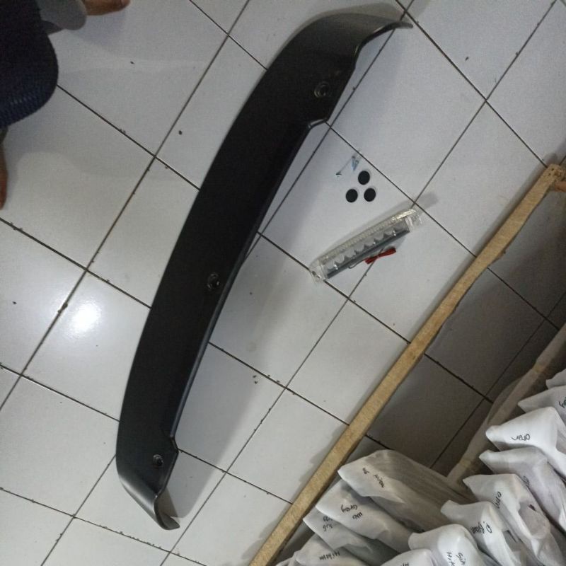 SPOILER INNOVA 2005 2015 MODEL LUXURY BAHAN PLASTIK ABS TANPA CAT