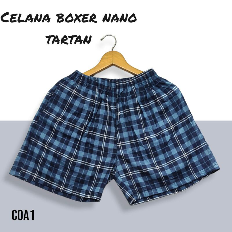 sugema knv celana pendek motip tartan