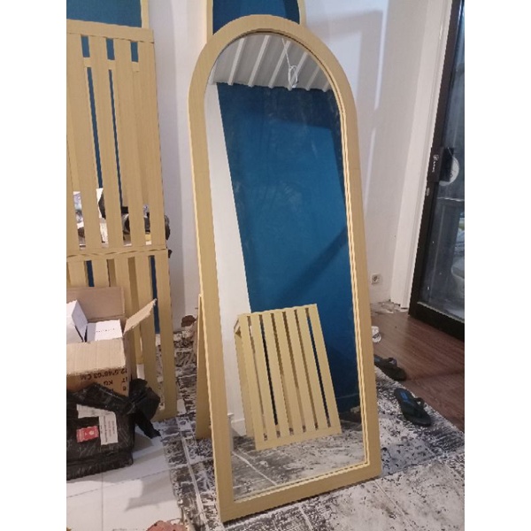 standing mirror ovale ukuran 160x60, frame HPL mewah dan elegant (luar kota wajib tambahan packing k