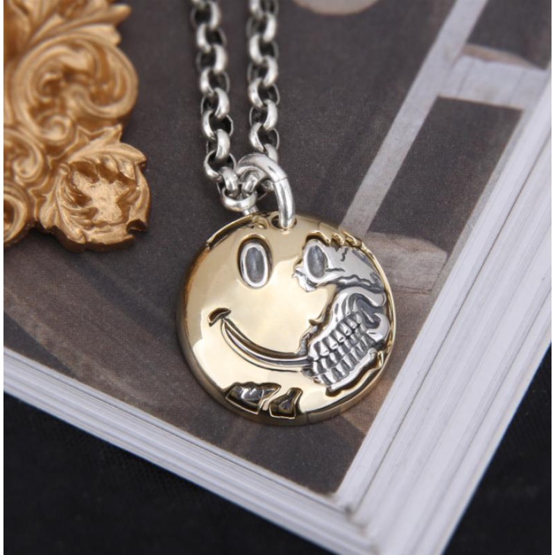 Mode Baru Senyum Buruk Kalung Pria Retro Smiley Tengkorak Hip Hop Topeng Liontin Batu Pesta Perhiasan Hadiah