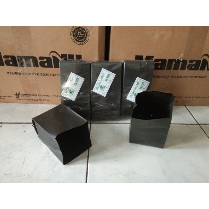 POLYBAG TANAMAN