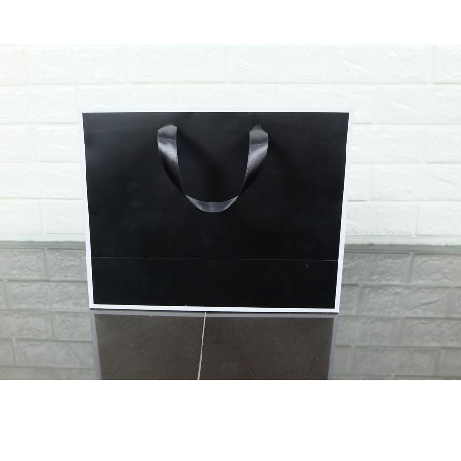 

ひ Paperbag BW Series Uk. 32,5 x 25 x 14 cm ㊖