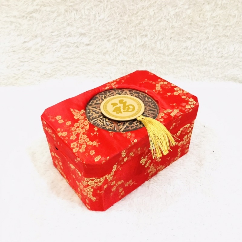 

Koper Segi Mika Imlek / box imlek / parcel imlek / sanjitan