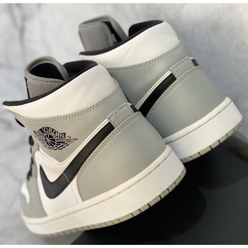 Air Jordan 1 Mid Light Smoke Grey